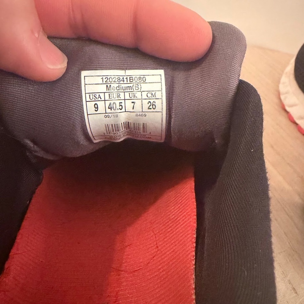 Brooks Adrenaline GTS 19 Women’s Running Shoes Size 9 – Black/Purple/Coral - Picture 5 of 7